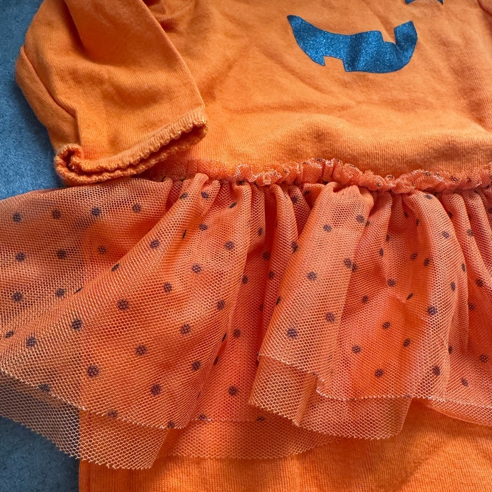 5/$10💙Orange Pumpkin Kids Costume - Picture 3 of 4